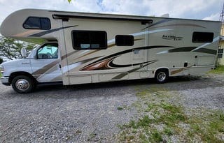 2017 Thor Motor Coach 30FE - ADVENTURE IS CALLING!