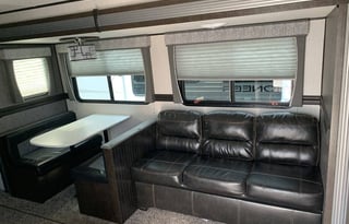 CAMPER YOU PICK UP OR WE DELIVER TO YOUR LOCATION