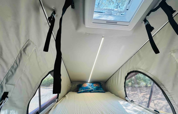 Under-the-stars comfort for two