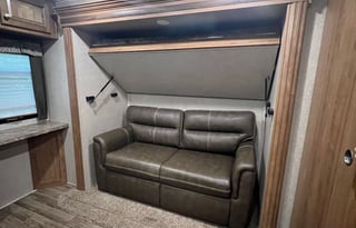 Great Family Friendly Camper With Bunkroom
