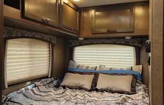 Cozy Thor Chateau 22E – Adventure-Ready!