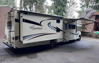 2016 Coachmen RV Freelander 32BH Ford 450