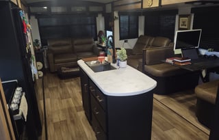 Beautiful 2022 Keystone Outback Ultra Lite