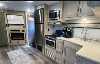 Catalina 2 bedrooms/ bunk room Sleeps 8 light w