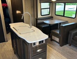 Cruiser Shadow Cruiser 282BHS