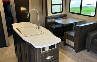 2019 Cruiser Shadow Cruiser 282BHS