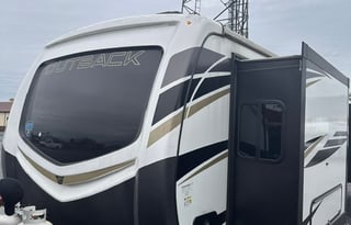 Keystone RV Outback 341RD, Luxurious camping!