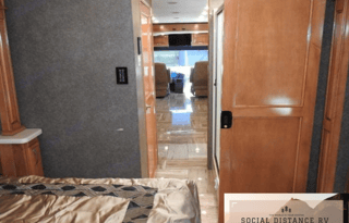Home on the Road - 37ft Luxury RV