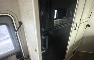 C8: NEW 2022 Thor LUXURY BIG Bed,8 Sleeper,Solar