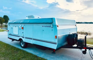 26' Popup Camper Big Enough for 6 - 2 King Beds