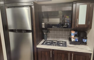 Escape –Spacious and Pet-Friendly Adventure Awaits