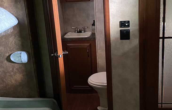 Bunkroom 1/2 Bath (Staged Photo)
