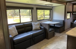 2021 Coleman Lantern 285BH