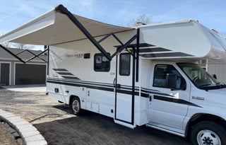"Eastern Sierra Sunrise" 2022 Coachmen Freelander