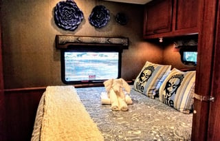 Mandala House on Wheels HR Admiral 32ft.