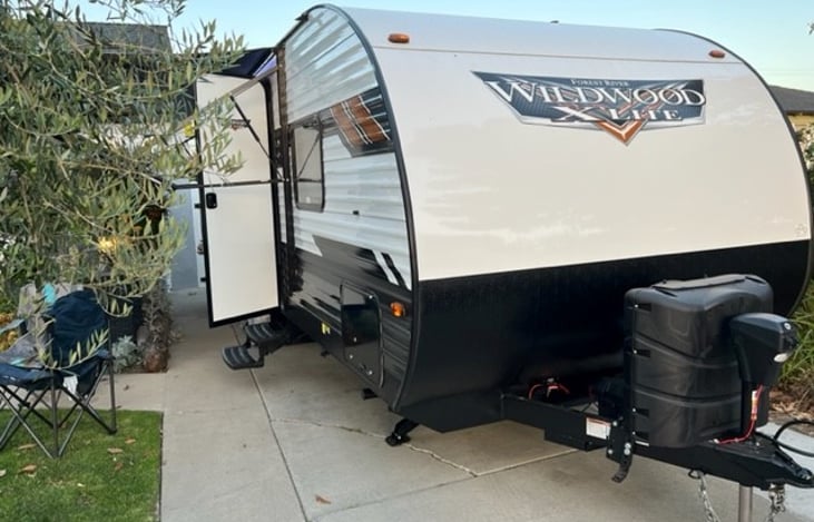 Tow view. Sway bars included.