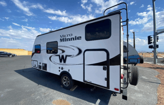 2018 Winnebago Minnie Winnie 22M