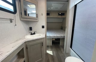Spacious Family & Pet Friendly RV Rental