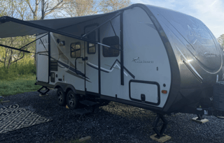 2019 Coachmen Apex Ultra-Lite 215RBK