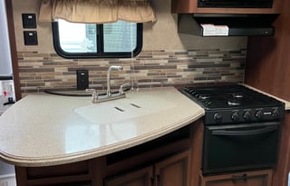 2015 CrossRoads RV Zinger ZT32QB