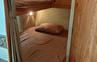 Comfy Trail Runner Bunkhouse