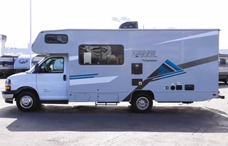 2022 Coachmen Cross Trail XL 22XG Chevy 4500