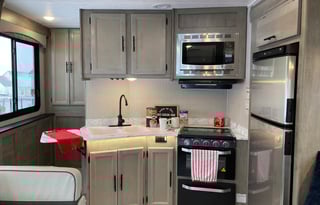 Movin & Groovin 2022 Coachmen RV Freelander