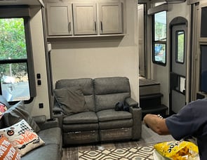 Keystone RV Raptor 423