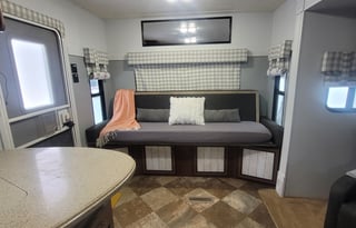 The Brownie NEWLY RENOVATED Sleeps 6 Must See !