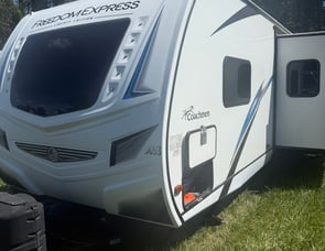 Coachmen RV Freedom Express Liberty Edition 320BHDSLE