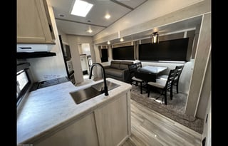 Family Bunkhouse RV with Starlink Internet