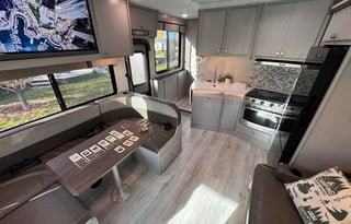 2026 31ft Coachmen 29KB - Sleeps 8