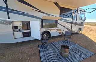 2024 Fleetwood Flair – Ultimate Luxury on Wheels!