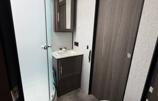 2021 Dutchmen RV Kodiak Ultimate 3321BHSL