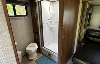 Traveler – Compact Comfort for Your Next Adventure