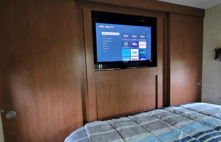 Main bedroom area with 2 door available to close off to main living area if needed for more privacy. 
32" smart tv if wifi available In area. If not dvd available.