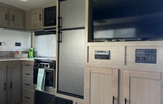 Beautiful 2020 Shadow Cruise travel trailer!