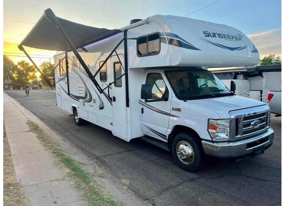 Class C Motor Home rentals in Imperial