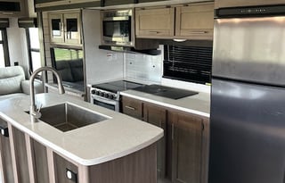 2021 CrossRoads RV Sunset Trail SS330SI
