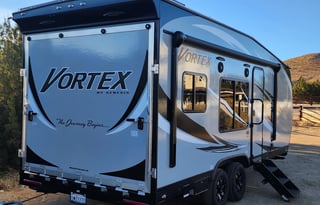 SPECTACULAR off grid affordable toyhauler