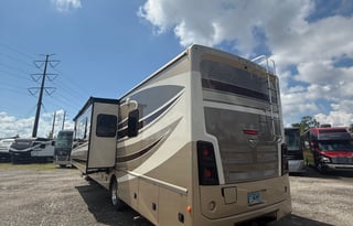 Chief Carl's Caravan- 2016 Fleetwood Bounder 35K