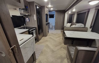 King bed☆Reclining sofa☆Large bathroom