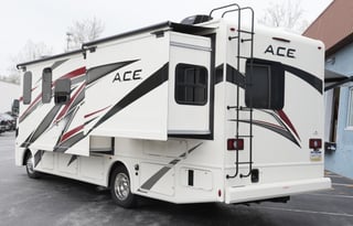 2022 ACE 27 FT Easy to Drive Class A! Sleeps 6-8