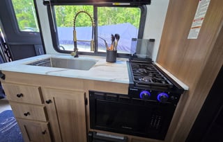 2026 Apex Nano 208BHS(DELIVERY & SET-UP ONLY)