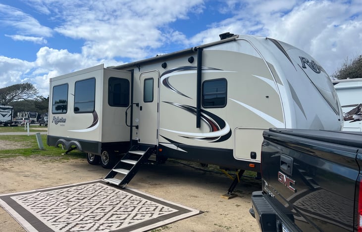 37.0 Reflection 312BHTS Travel Trailer | RVshare
