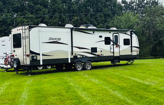 37' Keystone Sprinter Big and Perfect for familys!