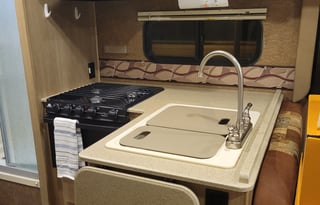 2016 Coachmen RV Freelander 27QB Chevy 4500