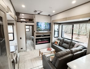 Grand Design Influence 3804DS