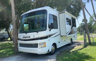 T2019 CONVENIENT & EASY TO DRIVE RV!!!!!!