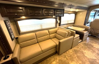 2017 Thor Motor Coach Windsport 35M